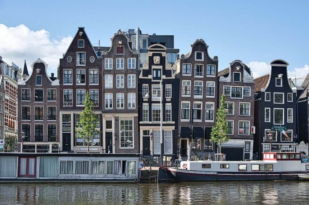 How To Travel To Amsterdam On A Budget